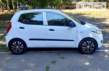 Хетчбек Hyundai i10 2012 в 