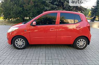 Хэтчбек Hyundai i10 2012 в Токмаке