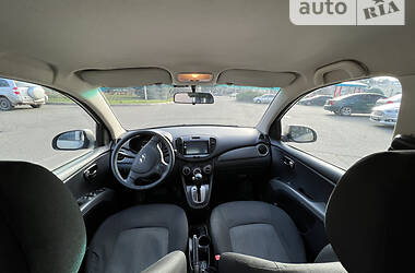 Хетчбек Hyundai i10 2012 в Одесі