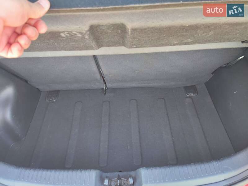 Хэтчбек Hyundai i10 2010 в Черняхове