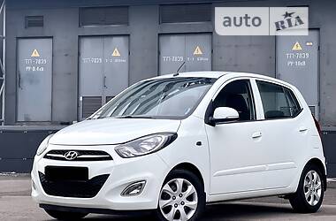 Хэтчбек Hyundai i10 2012 в 