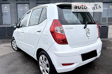 Хэтчбек Hyundai i10 2012 в 
