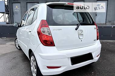 Хэтчбек Hyundai i10 2012 в 