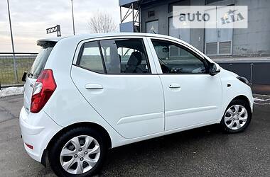 Хэтчбек Hyundai i10 2012 в 