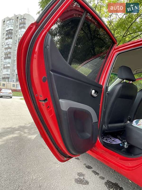 Хетчбек Hyundai i10 2010 в Запоріжжі