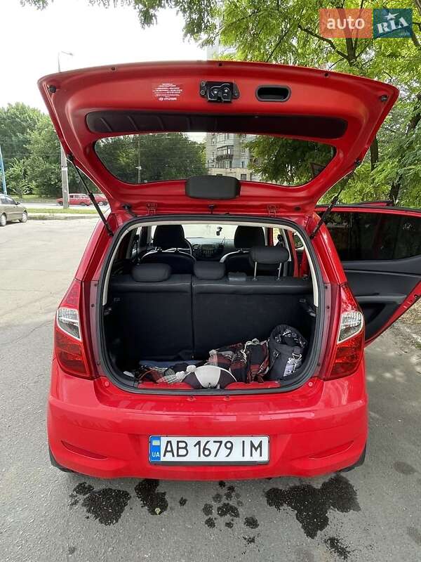 Хетчбек Hyundai i10 2010 в Запоріжжі