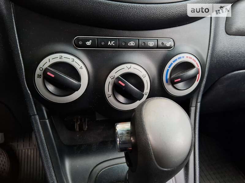 Хэтчбек Hyundai i10 2009 в Львове фото 26 Хэтчбек Hyundai i10 2009 в Львове