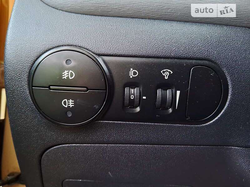 Хэтчбек Hyundai i10 2009 в Львове фото 27 Хэтчбек Hyundai i10 2009 в Львове