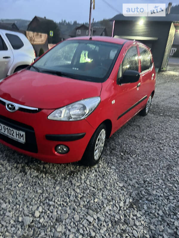 Хэтчбек Hyundai i10 2010 в Рахове