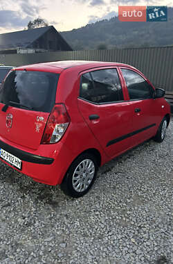 Хэтчбек Hyundai i10 2010 в Рахове