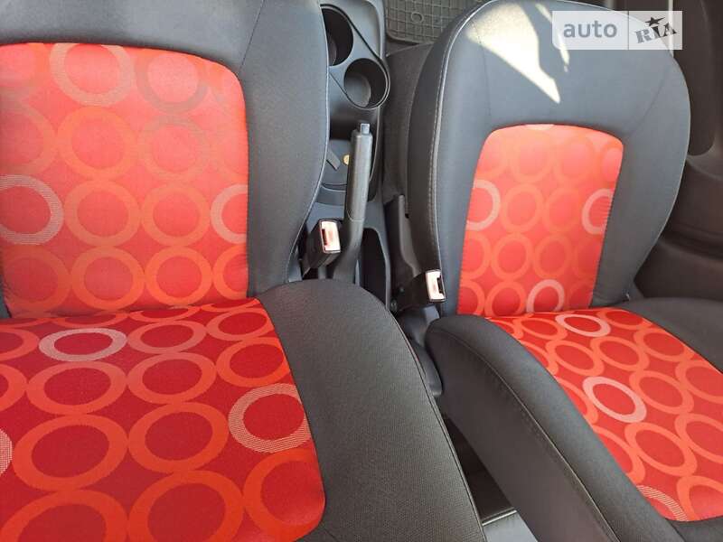 Хетчбек Hyundai i10 2009 в Хмельницькому