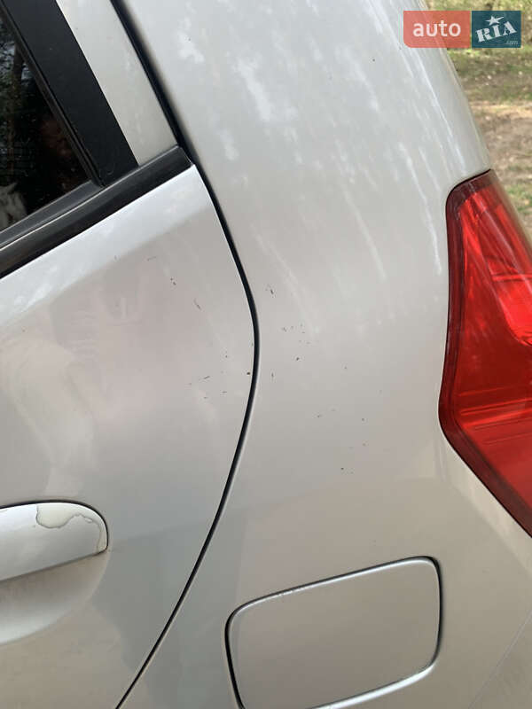 Хэтчбек Hyundai i10 2011 в Киеве