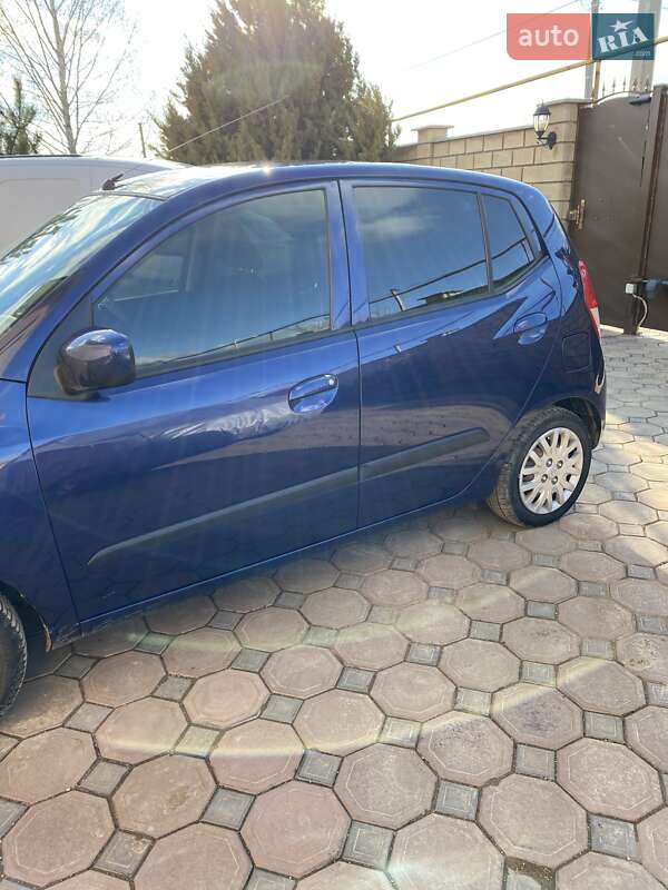 Хэтчбек Hyundai i10 2009 в Одессе
