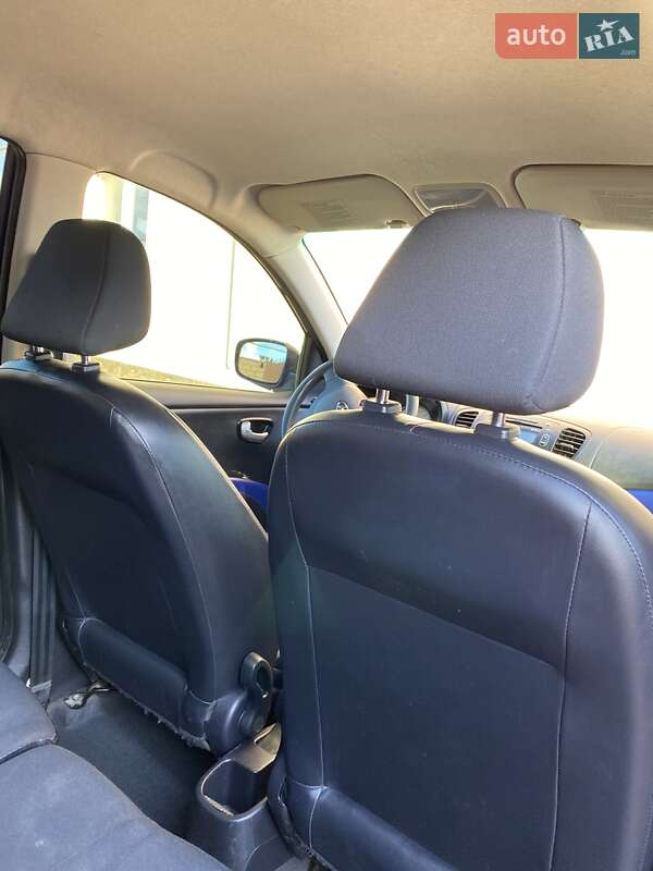 Хэтчбек Hyundai i10 2009 в Одессе