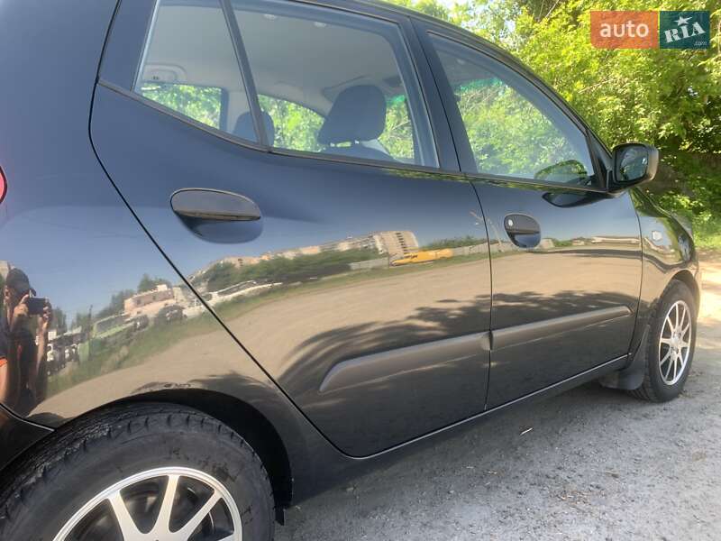 Хэтчбек Hyundai i10 2009 в Кременчуге