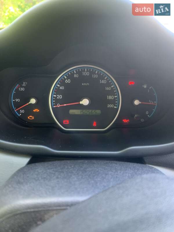 Хэтчбек Hyundai i10 2009 в Кременчуге