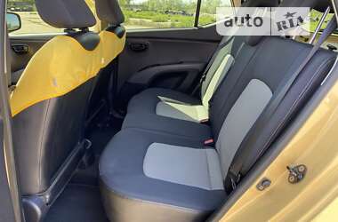 Хэтчбек Hyundai i10 2009 в Одессе