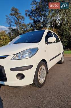 Хэтчбек Hyundai i10 2008 в Киеве