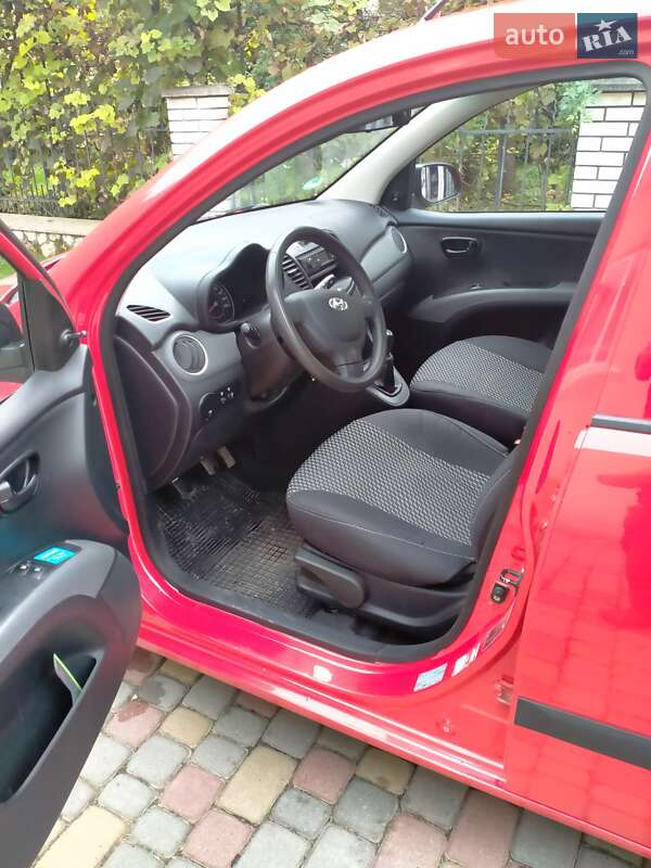 Хэтчбек Hyundai i10 2012 в Тернополе