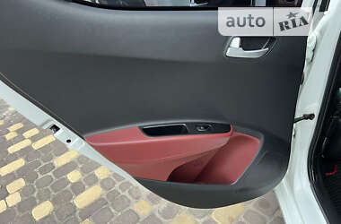 Хэтчбек Hyundai i10 2019 в Киеве