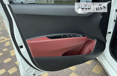 Хэтчбек Hyundai i10 2019 в Киеве
