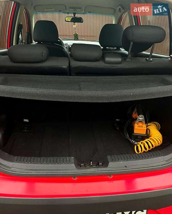 Хэтчбек Hyundai i10 2008 в Харькове