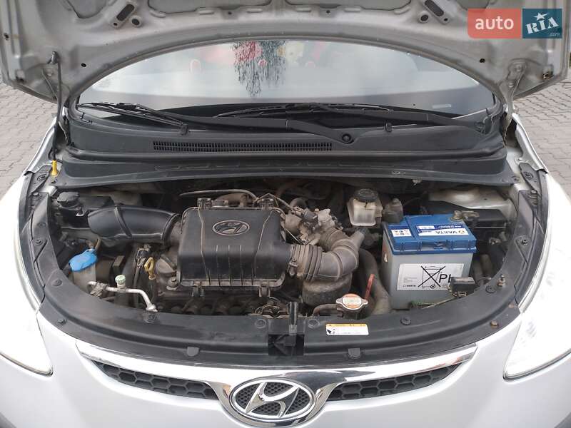 Хетчбек Hyundai i10 2009 в Чернівцях