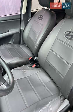 Хэтчбек Hyundai i10 2013 в 