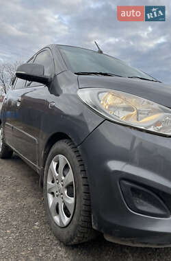 Хэтчбек Hyundai i10 2013 в 
