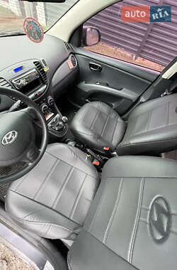 Хэтчбек Hyundai i10 2013 в 