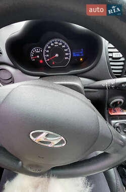 Хэтчбек Hyundai i10 2013 в 