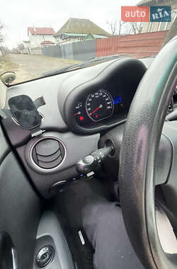 Хэтчбек Hyundai i10 2013 в 
