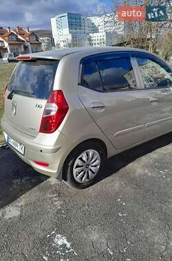 Хэтчбек Hyundai i10 2012 в 