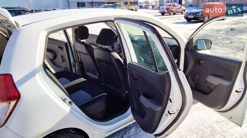 Хетчбек Hyundai i10 2008 в Чернігові