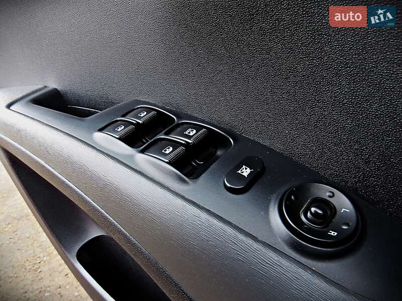 Хэтчбек Hyundai i10 2012 в Черкассах