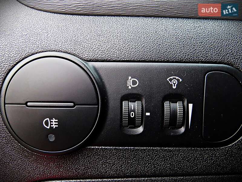 Хэтчбек Hyundai i10 2012 в Черкассах