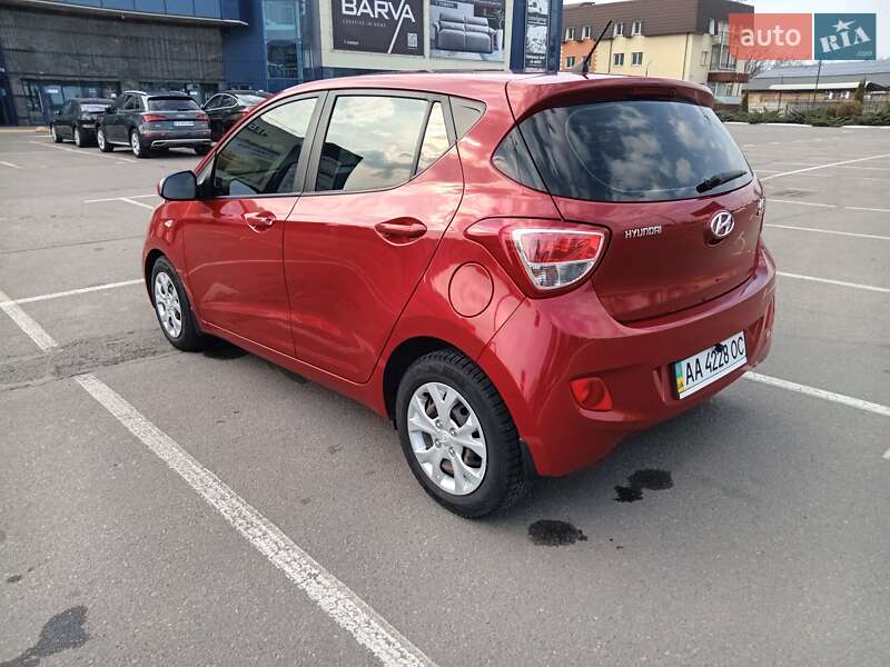 Хэтчбек Hyundai i10 2014 в Киеве