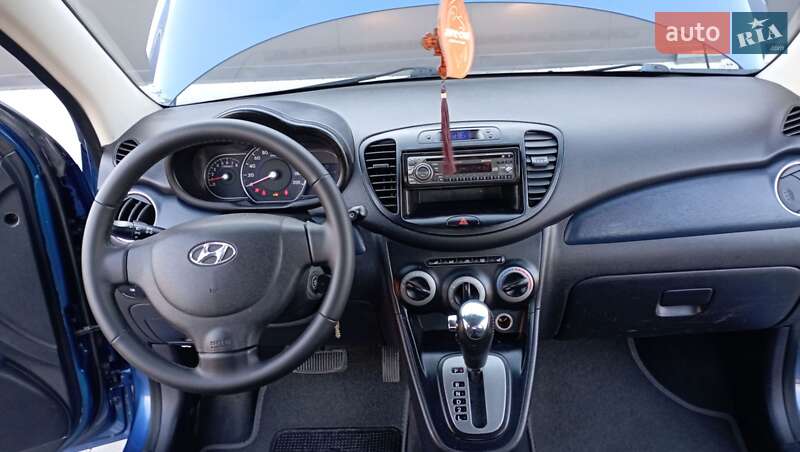 Хэтчбек Hyundai i10 2011 в Одессе