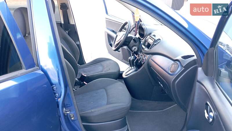 Хэтчбек Hyundai i10 2011 в Одессе