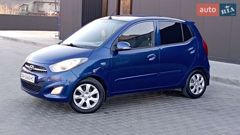 Хэтчбек Hyundai i10 2011 в Одессе