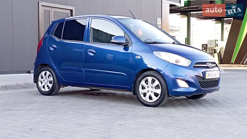 Хэтчбек Hyundai i10 2011 в Одессе