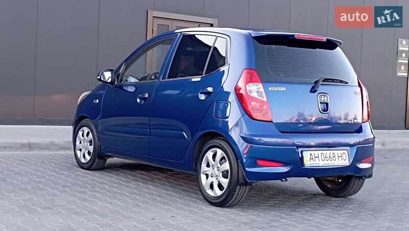 Хэтчбек Hyundai i10 2011 в Одессе