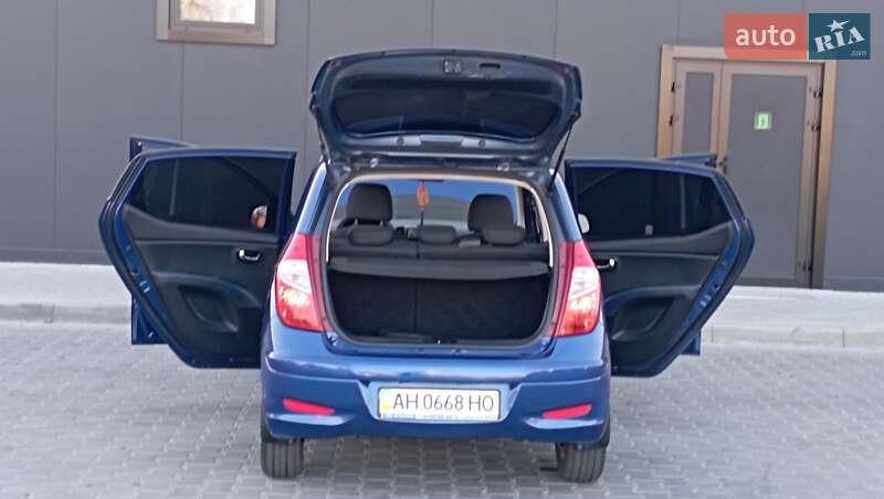 Хэтчбек Hyundai i10 2011 в Одессе