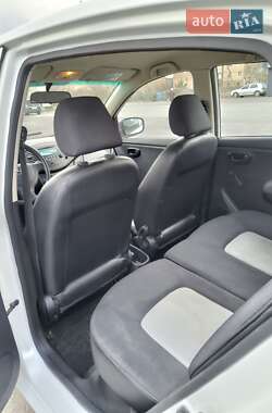 Хэтчбек Hyundai i10 2009 в 