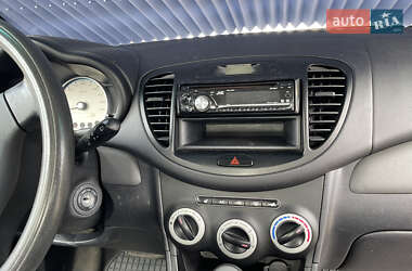 Хетчбек Hyundai i10 2008 в 