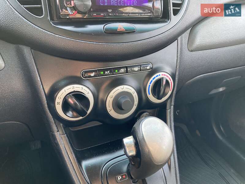 Хэтчбек Hyundai i10 2008 в Николаеве