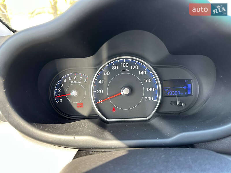 Хетчбек Hyundai i10 2013 в Києві