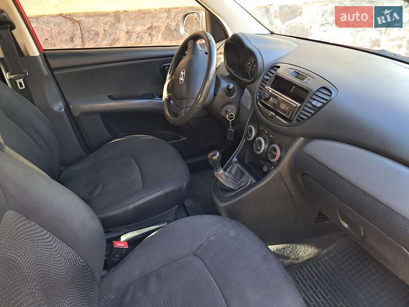 Хэтчбек Hyundai i10 2012 в Мукачево