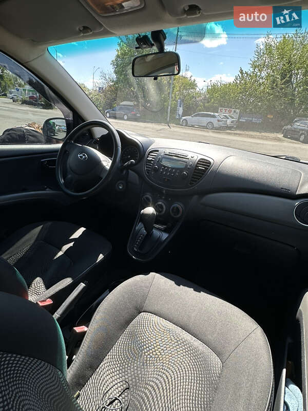 Хэтчбек Hyundai i10 2011 в Киеве