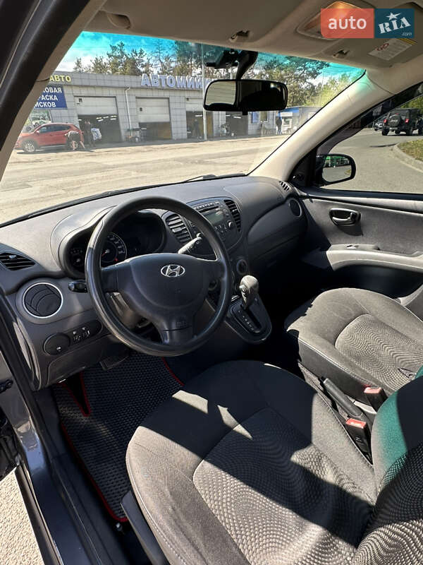 Хэтчбек Hyundai i10 2011 в Киеве